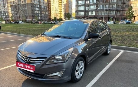 Hyundai Solaris II рестайлинг, 2015 год, 1 030 000 рублей, 3 фотография