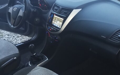 Hyundai Solaris II рестайлинг, 2016 год, 1 150 000 рублей, 6 фотография