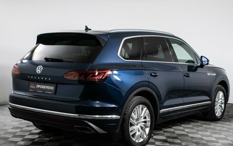 Volkswagen Touareg III, 2018 год, 4 890 000 рублей, 5 фотография