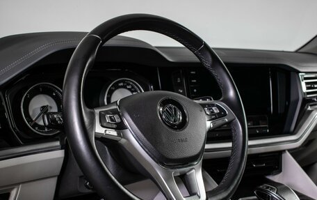 Volkswagen Touareg III, 2018 год, 4 890 000 рублей, 14 фотография