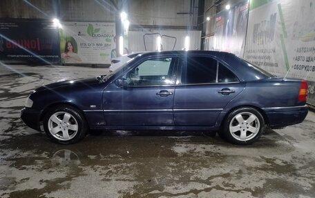 Mercedes-Benz C-Класс, 1996 год, 320 000 рублей, 4 фотография
