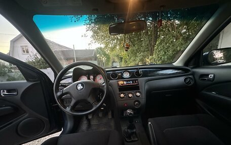 Mitsubishi Outlander III рестайлинг 3, 2003 год, 400 000 рублей, 8 фотография