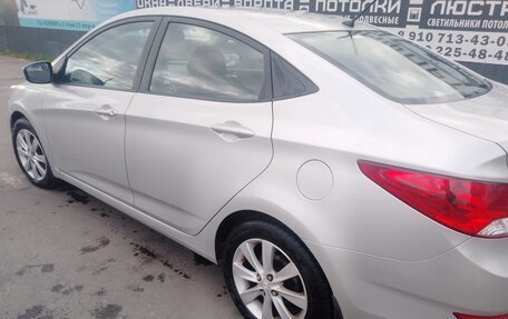 Hyundai Solaris II рестайлинг, 2011 год, 690 000 рублей, 5 фотография