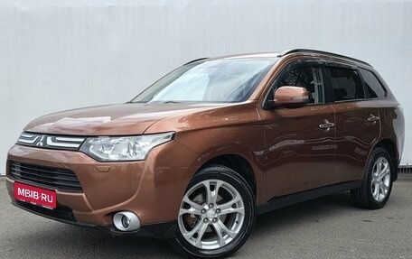 Mitsubishi Outlander III рестайлинг 3, 2012 год, 1 200 000 рублей, 1 фотография