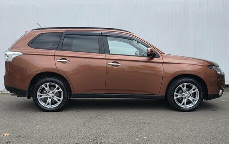 Mitsubishi Outlander III рестайлинг 3, 2012 год, 1 200 000 рублей, 4 фотография