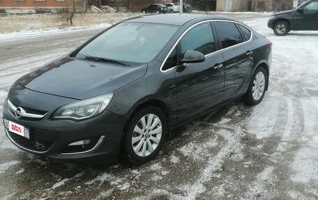 Opel Astra J, 2013 год, 680 000 рублей, 2 фотография
