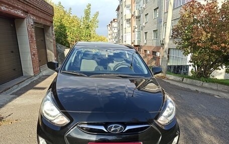 Hyundai Solaris II рестайлинг, 2011 год, 950 000 рублей, 1 фотография