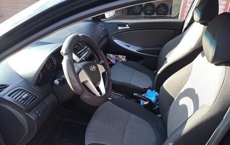 Hyundai Solaris II рестайлинг, 2011 год, 950 000 рублей, 8 фотография