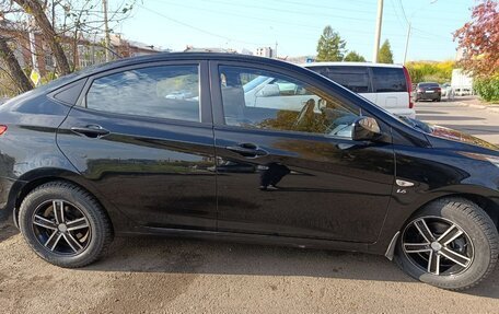 Hyundai Solaris II рестайлинг, 2011 год, 950 000 рублей, 14 фотография
