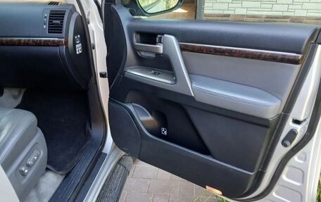 Toyota Land Cruiser 200, 2010 год, 2 700 000 рублей, 2 фотография