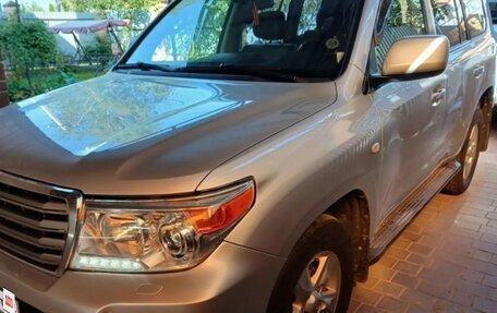 Toyota Land Cruiser 200, 2010 год, 2 700 000 рублей, 3 фотография