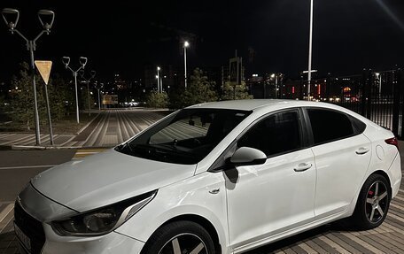 Hyundai Solaris II рестайлинг, 2018 год, 1 150 000 рублей, 3 фотография
