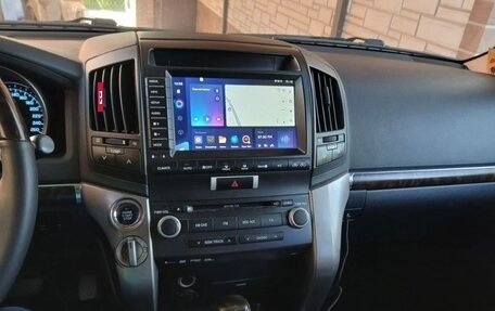 Toyota Land Cruiser 200, 2010 год, 2 700 000 рублей, 4 фотография