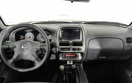 Nissan NP300, 2012 год, 770 000 рублей, 10 фотография