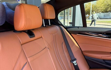 BMW 5 серия, 2017 год, 3 300 000 рублей, 9 фотография
