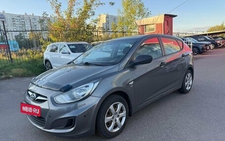 Hyundai Solaris II рестайлинг, 2012 год, 864 000 рублей, 3 фотография