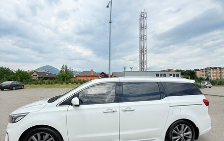 KIA Carnival III, 2019 год, 2 850 000 рублей, 3 фотография