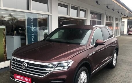 Volkswagen Touareg III, 2019 год, 5 970 000 рублей, 1 фотография