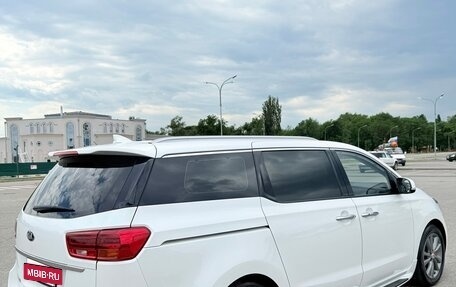 KIA Carnival III, 2019 год, 2 850 000 рублей, 7 фотография