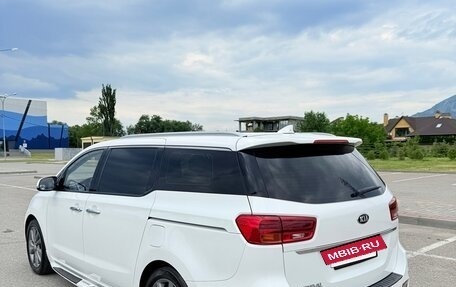 KIA Carnival III, 2019 год, 2 850 000 рублей, 6 фотография