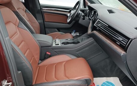 Volkswagen Touareg III, 2019 год, 5 970 000 рублей, 4 фотография