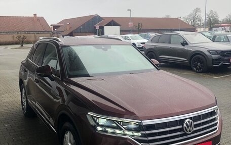 Volkswagen Touareg III, 2019 год, 5 970 000 рублей, 2 фотография