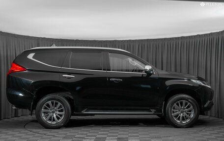 Mitsubishi Pajero Sport III рестайлинг, 2018 год, 2 990 000 рублей, 8 фотография