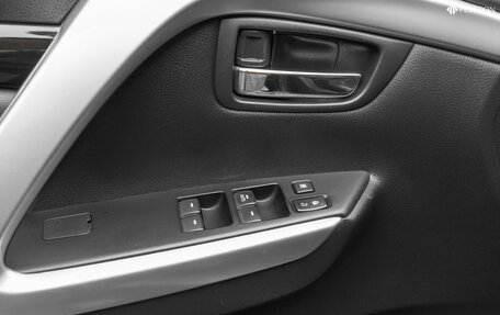 Mitsubishi Pajero Sport III рестайлинг, 2018 год, 2 990 000 рублей, 16 фотография