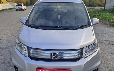 Honda Freed I, 2012 год, 990 990 рублей, 1 фотография