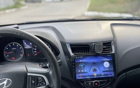 Hyundai Solaris II рестайлинг, 2013 год, 540 000 рублей, 4 фотография