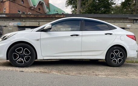 Hyundai Solaris II рестайлинг, 2013 год, 540 000 рублей, 10 фотография