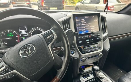 Toyota Land Cruiser 200, 2017 год, 5 800 000 рублей, 8 фотография
