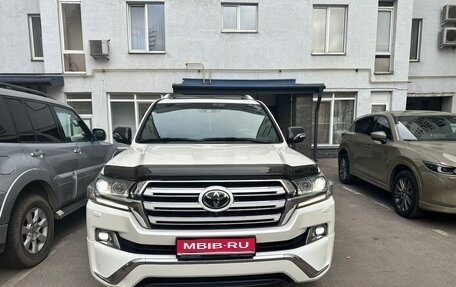 Toyota Land Cruiser 200, 2017 год, 5 800 000 рублей, 1 фотография