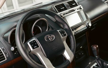 Toyota Land Cruiser Prado 150 рестайлинг 2, 2015 год, 3 800 000 рублей, 12 фотография