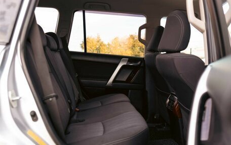 Toyota Land Cruiser Prado 150 рестайлинг 2, 2015 год, 3 800 000 рублей, 23 фотография
