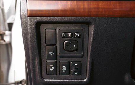 Toyota Land Cruiser Prado 150 рестайлинг 2, 2015 год, 3 800 000 рублей, 21 фотография