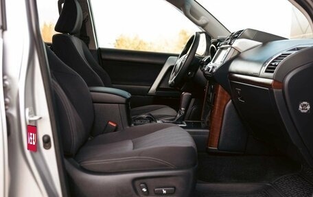 Toyota Land Cruiser Prado 150 рестайлинг 2, 2015 год, 3 800 000 рублей, 24 фотография