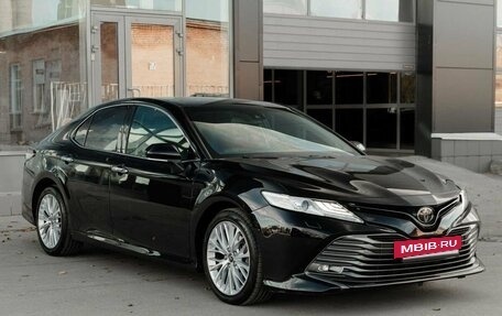 Toyota Camry, 2018 год, 2 850 000 рублей, 3 фотография