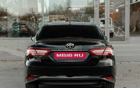 Toyota Camry, 2018 год, 2 850 000 рублей, 6 фотография