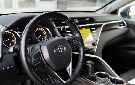 Toyota Camry, 2018 год, 2 850 000 рублей, 11 фотография