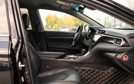 Toyota Camry, 2018 год, 2 850 000 рублей, 22 фотография