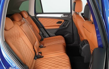 Volkswagen Tiguan II, 2021 год, 2 999 000 рублей, 7 фотография