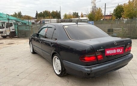 Mercedes-Benz E-Класс, 2001 год, 450 000 рублей, 5 фотография