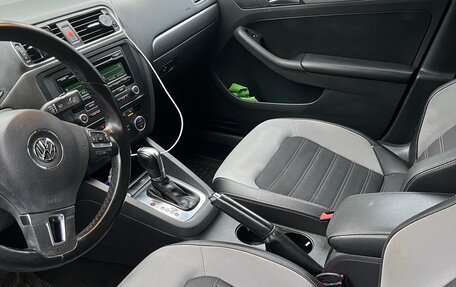 Volkswagen Jetta VI, 2013 год, 1 100 000 рублей, 7 фотография