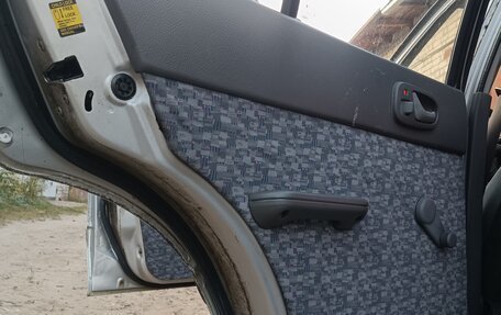 Suzuki Swift II, 2003 год, 265 000 рублей, 11 фотография