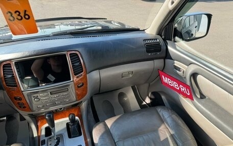 Toyota Land Cruiser 100 рестайлинг 2, 2006 год, 2 629 000 рублей, 15 фотография
