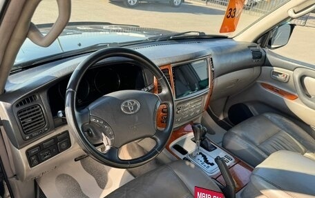 Toyota Land Cruiser 100 рестайлинг 2, 2006 год, 2 629 000 рублей, 11 фотография