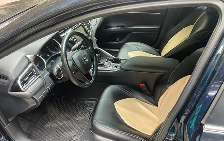 Toyota Camry, 2019 год, 2 300 000 рублей, 9 фотография
