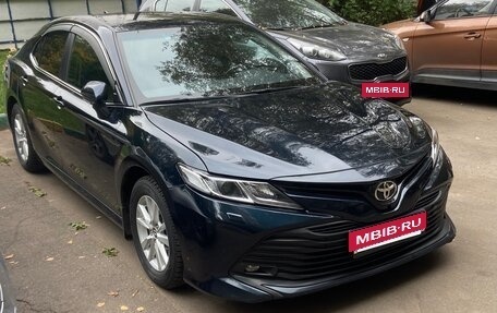 Toyota Camry, 2019 год, 2 300 000 рублей, 2 фотография