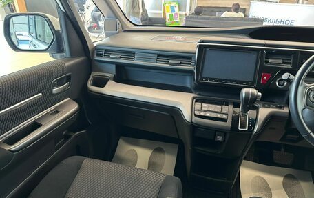 Honda Stepwgn IV, 2016 год, 2 129 000 рублей, 14 фотография